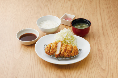 ロースかつ定食（味噌汁付き）