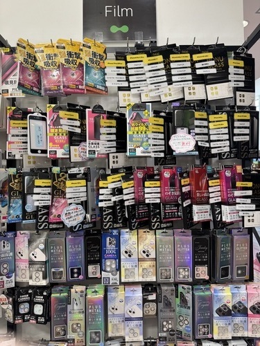 ＼✨ガラスフィルムお貼り付けサービス📱✨／