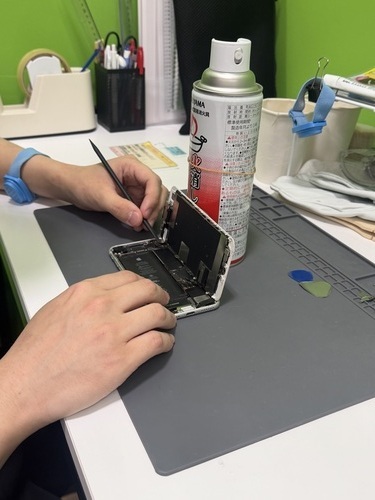 【iPhone修理 承っております📱🔧】